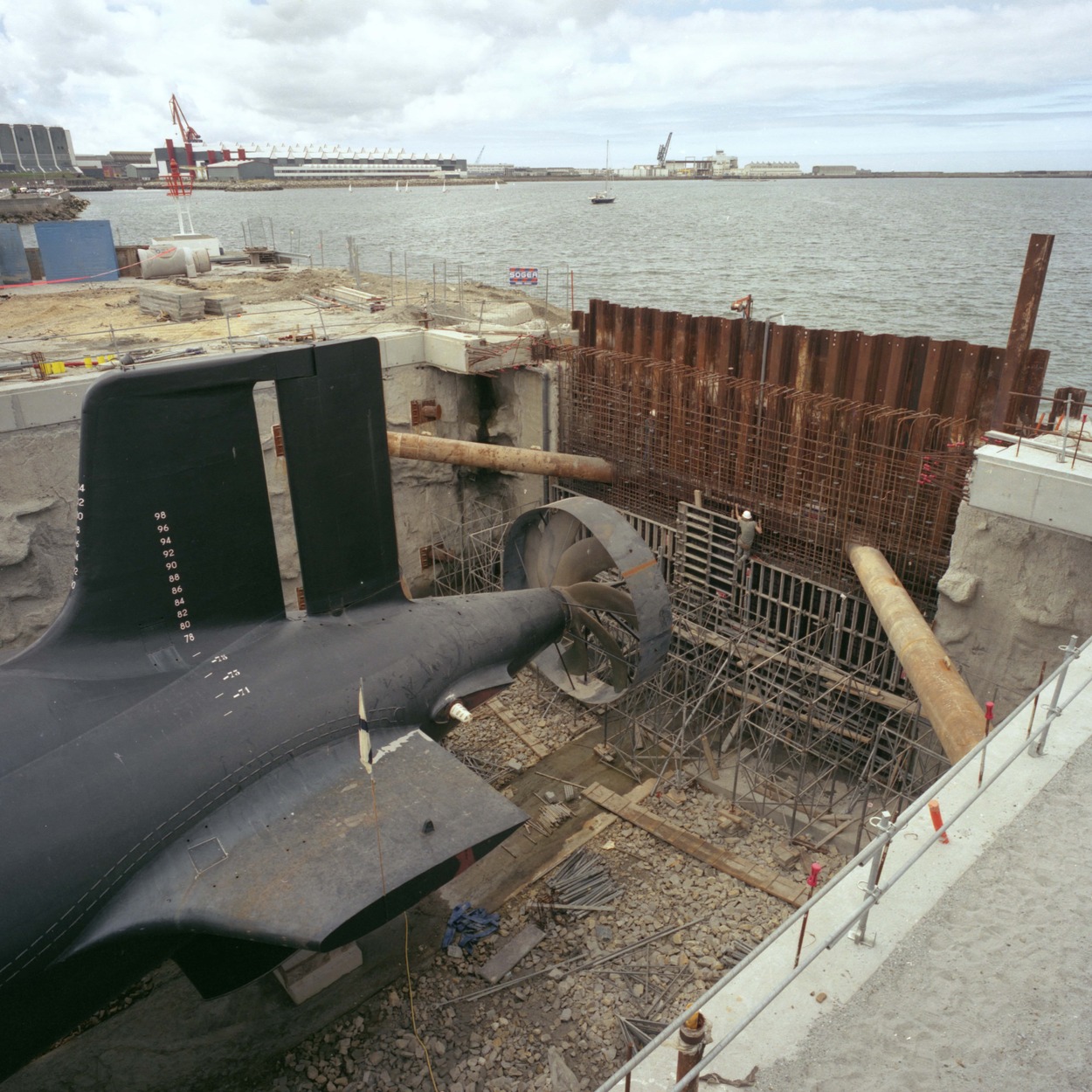 Le-Redoutable-lors-de-son-transfert-le-4-juillet-2000-©-DCNS-5-min-1
