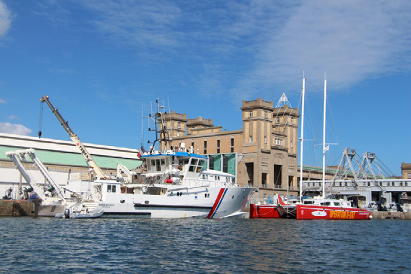 L’André Malraux devant la Gare Maritime Transatlantique de Cherbourg-en-Cotentin
