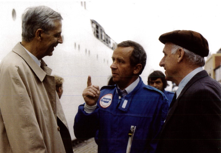 Jacques PICCARD (à gauche) et Anatoly SAGALEVICH (au centre) à Amsterdam en 1988.