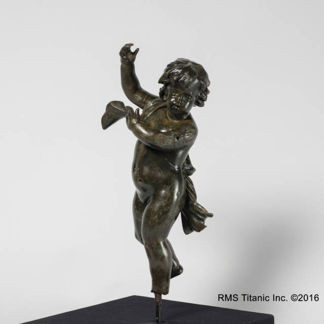87-0286-grand-staircase-cherub-640×640