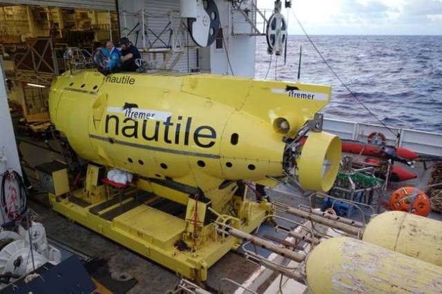le-nautile_fullsize_bd-640×426