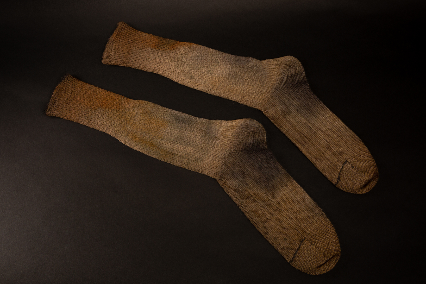 Paire de chaussettes en laine – Exposition 2023 © B Almodovar – HandiPrint