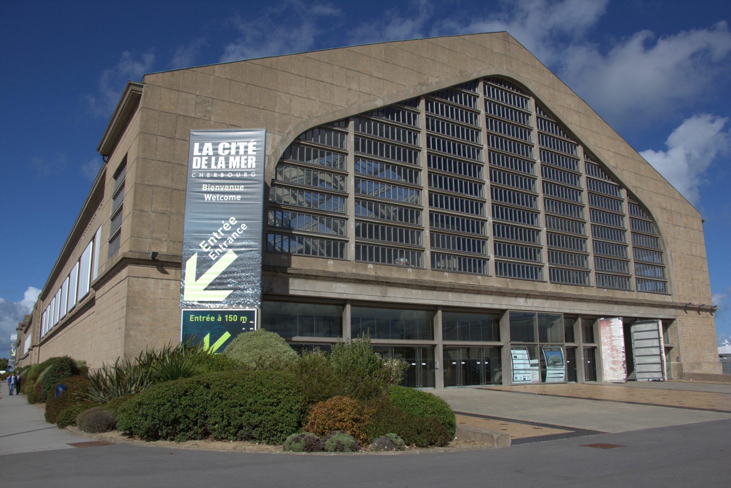 2014, la verrière de la façade Sud du Hall des trains est restaurée © La Cité de la Mer