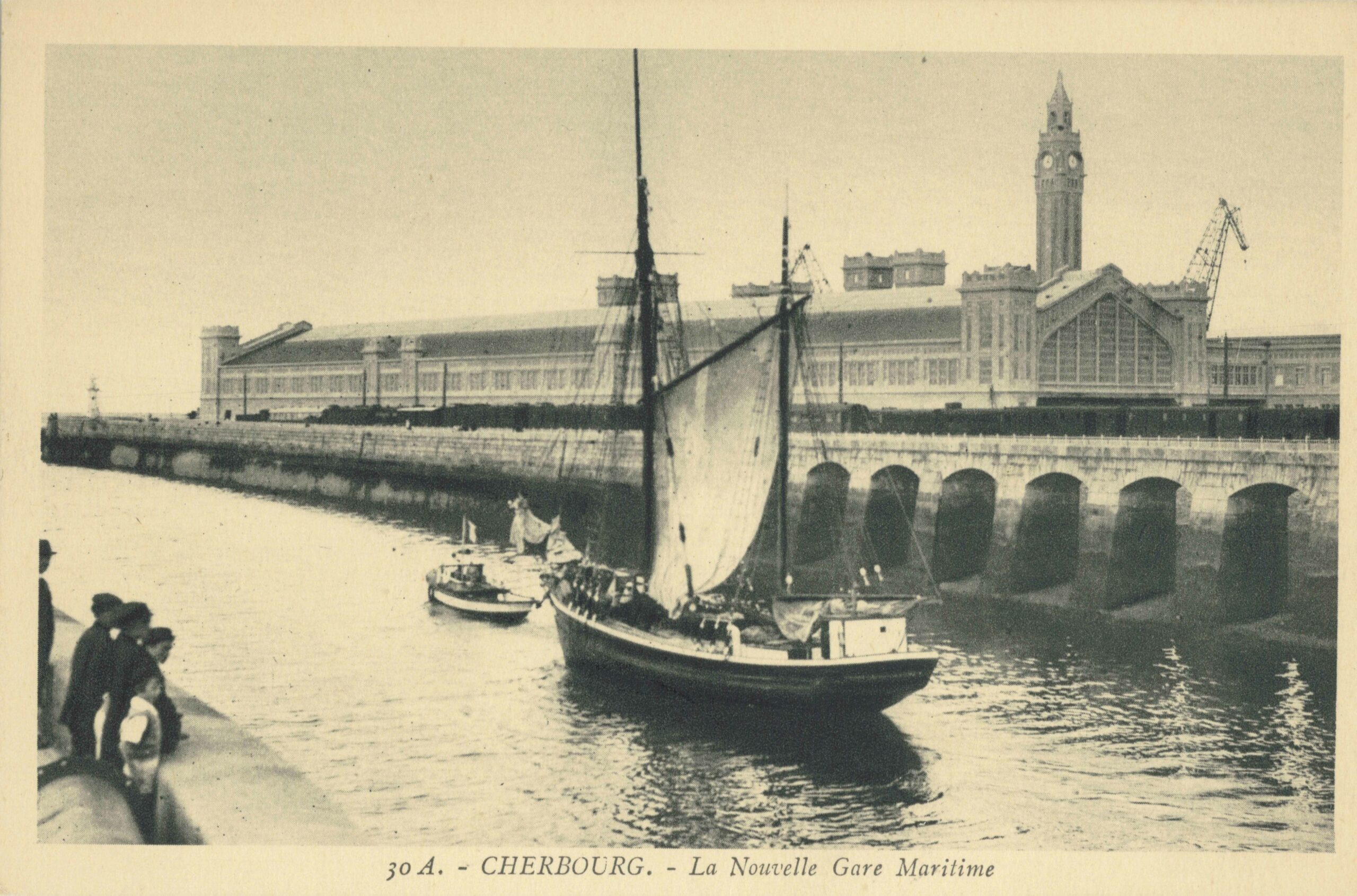 La Gare Maritime Transatlantique et la petite Jetée © La Cité de la Mer – Collection Jean PIVAIN