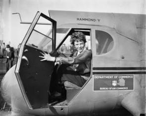 L'aviatrice américaine Amelia Earhart en 1936 © Library of Congress